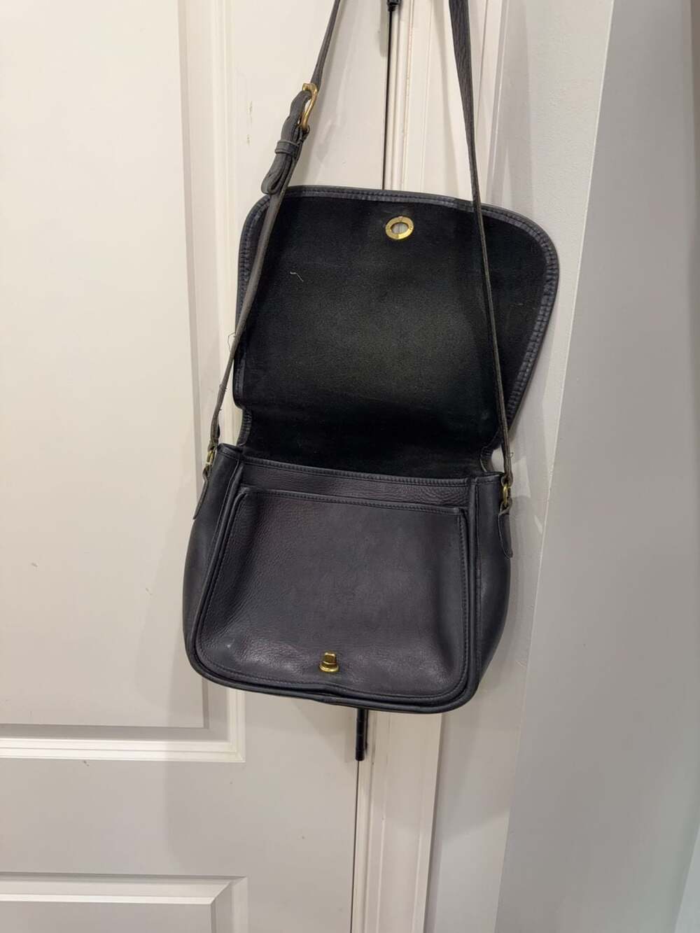 Vintage Coach Black Leather Legacy Saddle Bag Crossbody - Picture 3 of 6